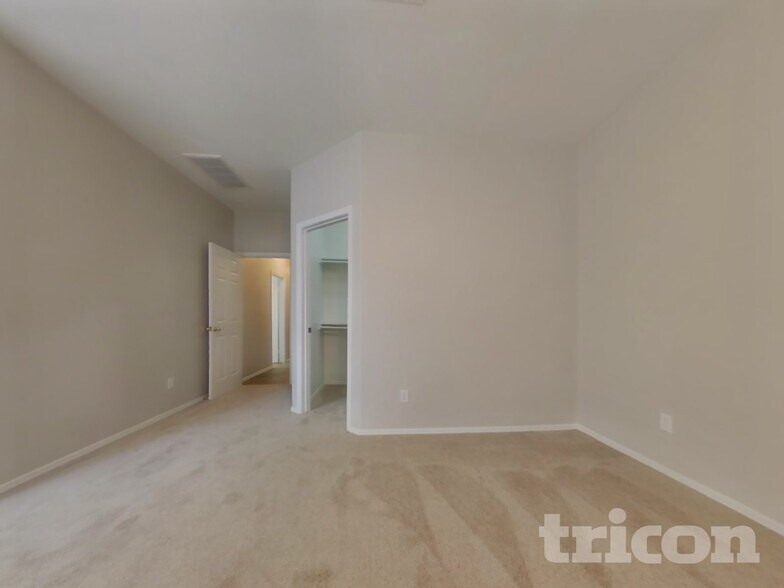 Building Photo - 12513 W Washington St