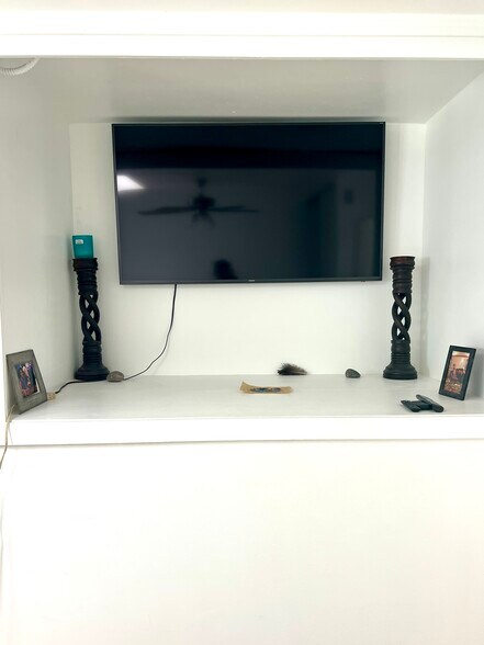 Building Photo - 3512 Pacific Ave