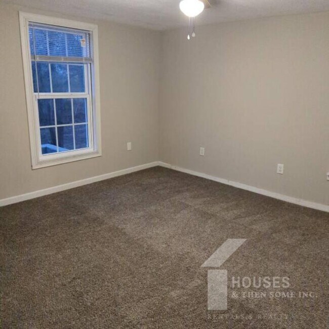 Building Photo - 443 Chastain Rd