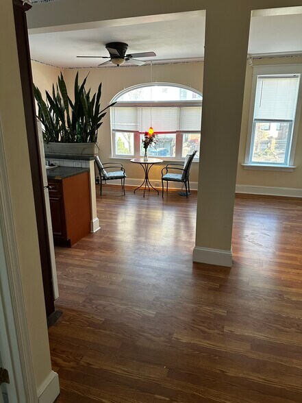 Building Photo - 1315 Park Rd NW