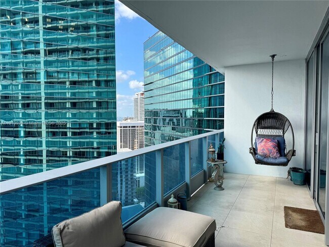 Building Photo - 200 Biscayne Blvd Way