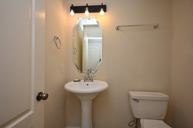 Building Photo - 9403 Coatsworth Dr