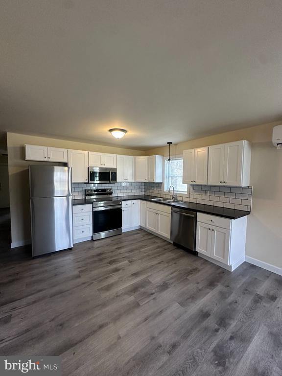 Building Photo - 548 Hershey Rd