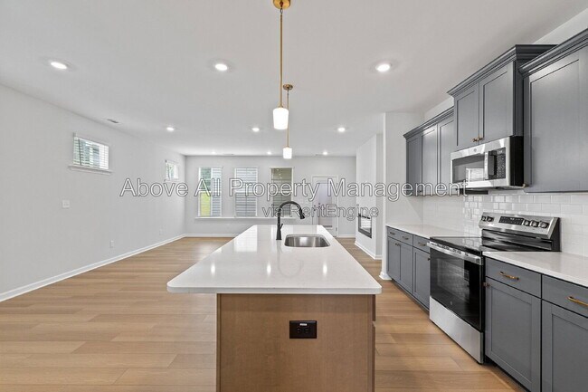 Building Photo - 204 White Oak Gdn Wy