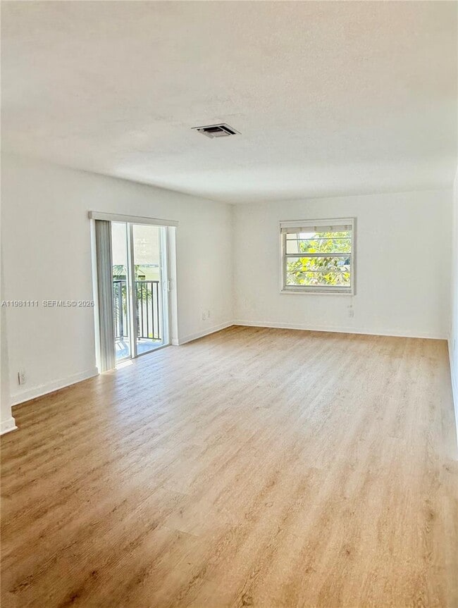 Building Photo - 6815 Edgewater Dr