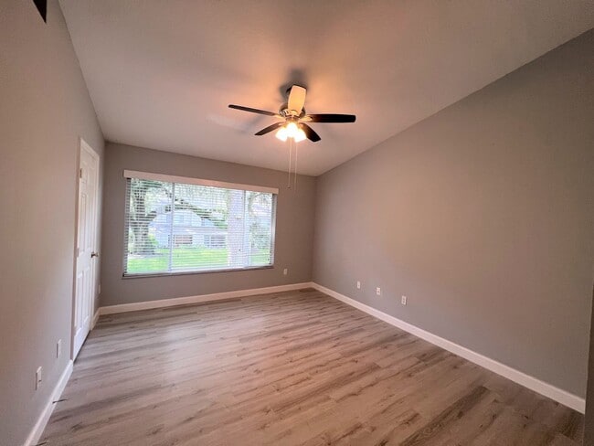 Building Photo - 2/2.5 in Chase Townhomes