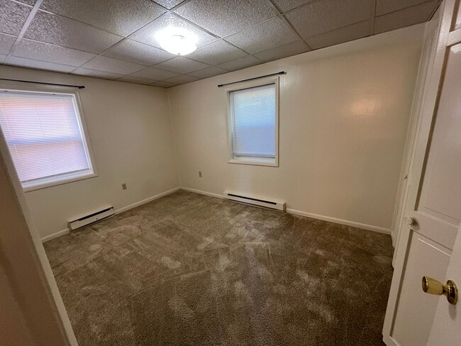 Building Photo - Apartment for Rent