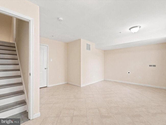 Building Photo - 145 Mercer Ct