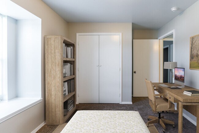 Floorplan - Lynn Park Apartments