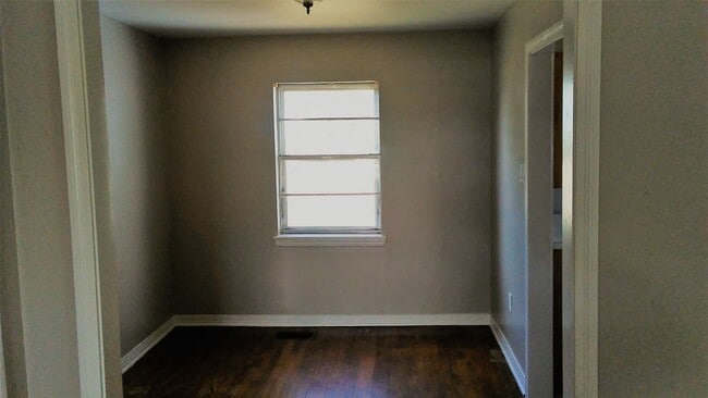 Building Photo - 15585 TX-36