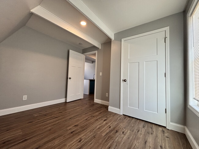 Building Photo - 43 Swiss Dr