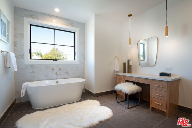 Building Photo - 12561 Westminster Ave