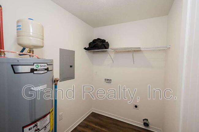 Building Photo - 6801 Whitney Polk Ct