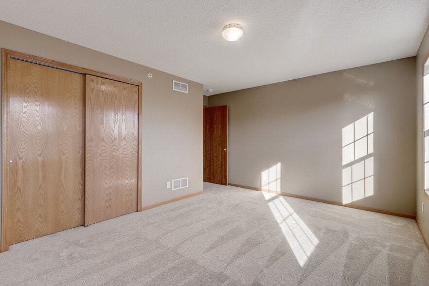 Building Photo - 1222 Bergmann Dr