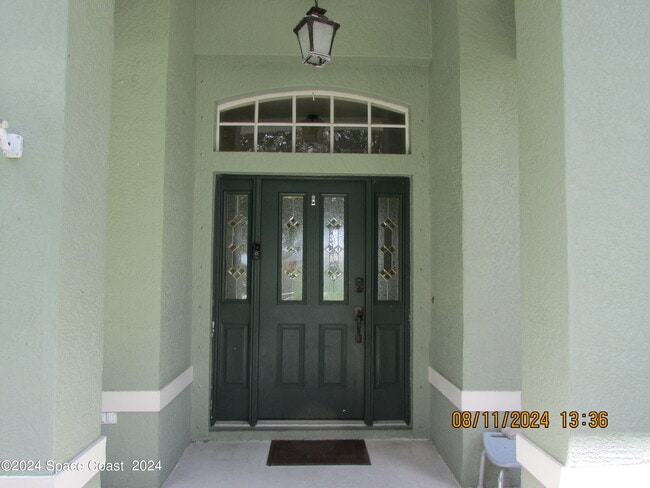 Building Photo - 1882 Woodfield Cir