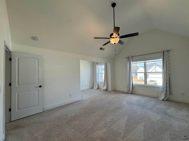 Building Photo - 805 Harley Farms Dr