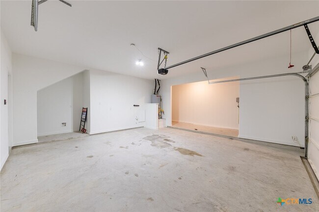 Building Photo - 305 Arnage Dr