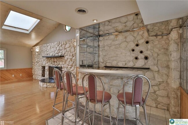 Building Photo - 900 Mine Lane Rd