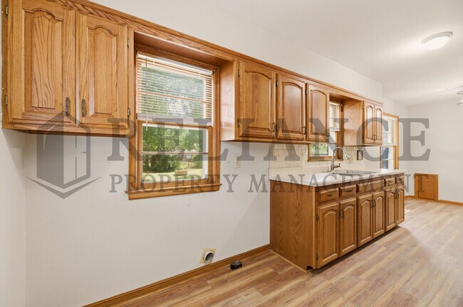 Building Photo - 656 S Whittier St