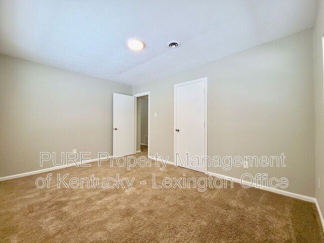 Building Photo - 4053 Victoria Way