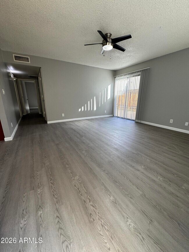 Building Photo - 6527 N 67th Ave