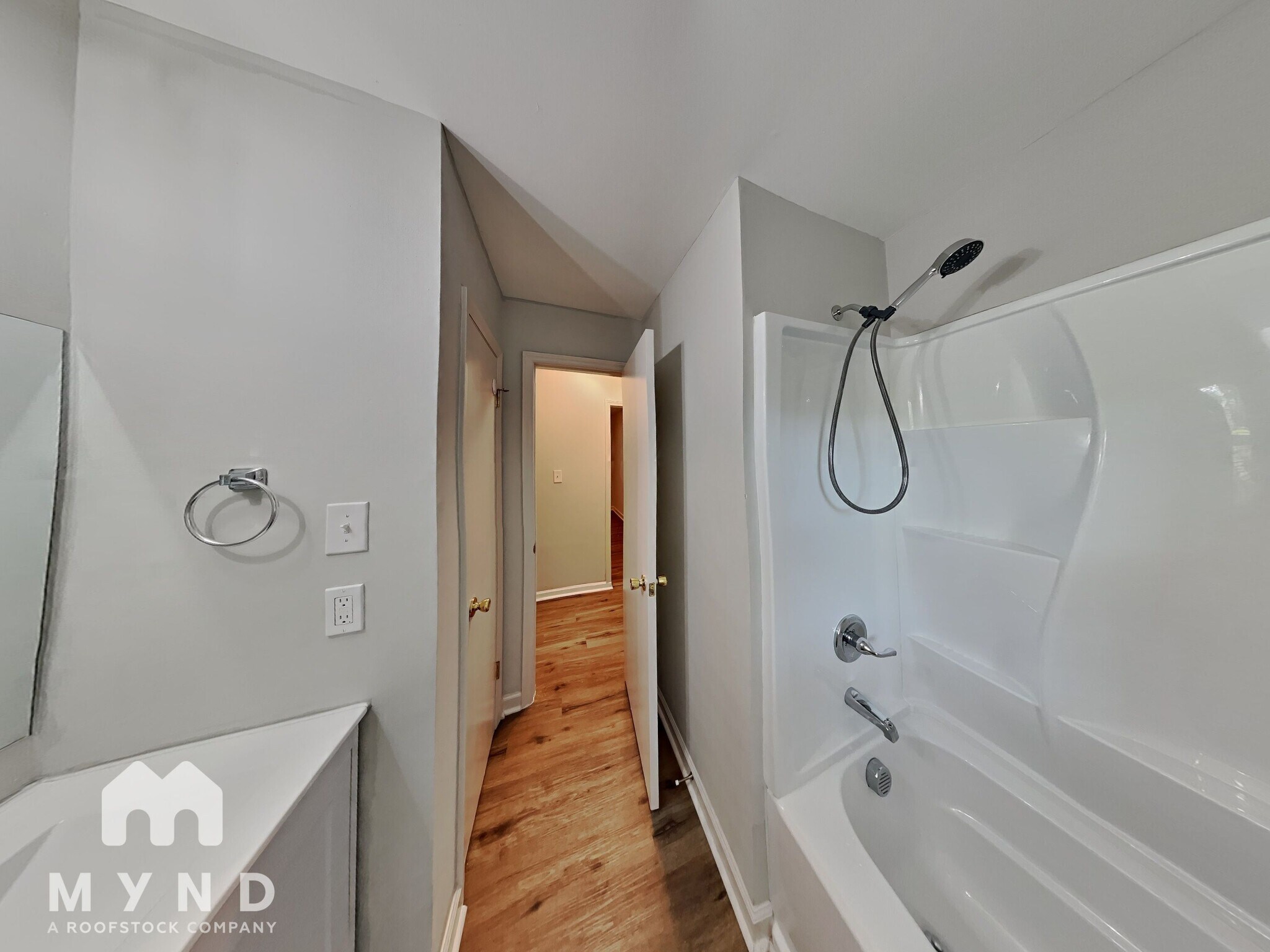 Building Photo - 3211 Spring Valley Dr