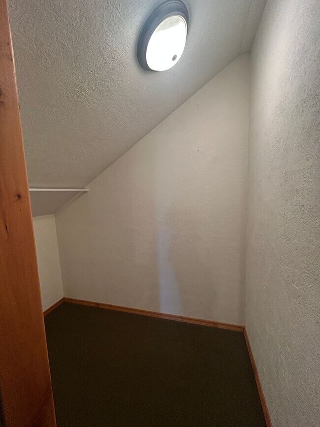 Building Photo - 505 Camas Creek Loop