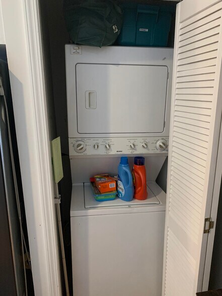 Building Photo - 1116 N Hermitage Ave