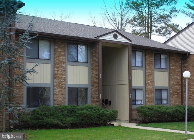 Building Photo - 115 E Kings Hwy