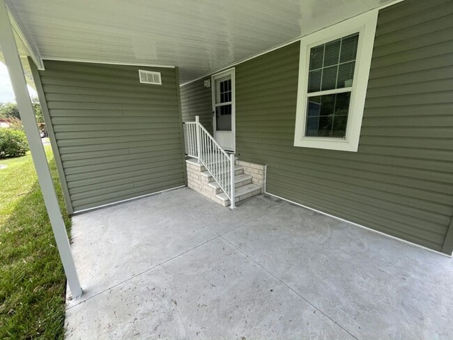 Building Photo - 311 Lighthouse Way