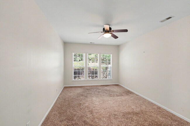 Building Photo - 9009 Smokey Hl Ln