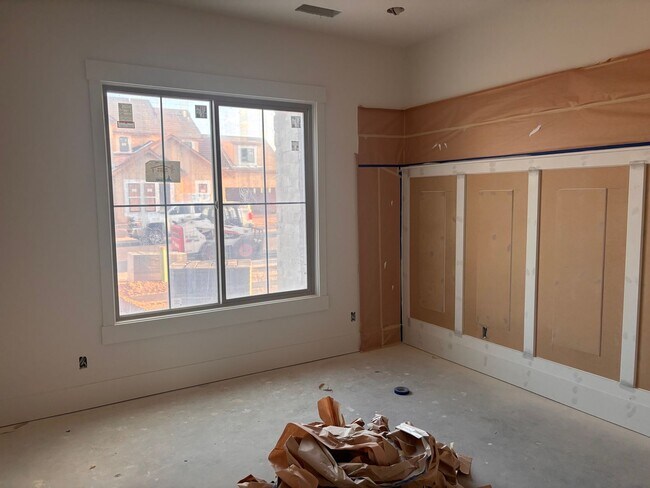 Building Photo - 2798 E Rosedale Dr