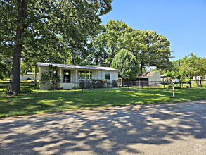 Building Photo - 20334 Parkside St