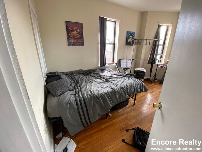 Building Photo - 38 Hemenway St