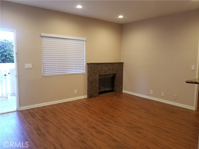 Building Photo - 12 Andarrios