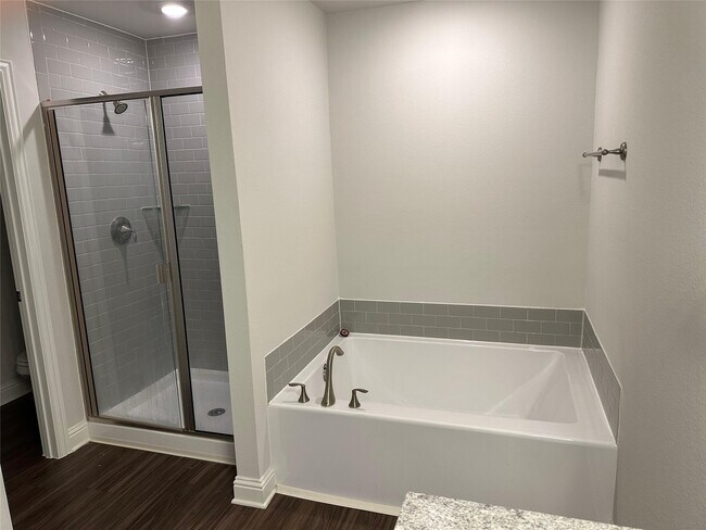 Building Photo - 4201 Chadwick Rd