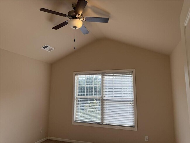 Building Photo - 3160 Cross Creek Dr