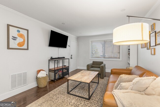 Building Photo - 100 Biscayne Dr NW