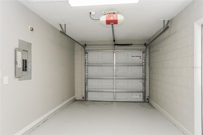 Building Photo - 2406 Parsons Pond Cir