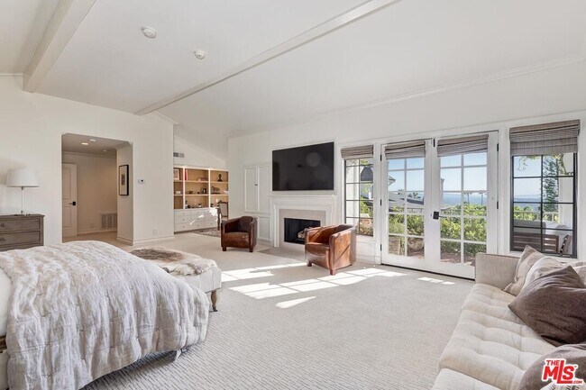 Building Photo - 1075 Wallace Ridge