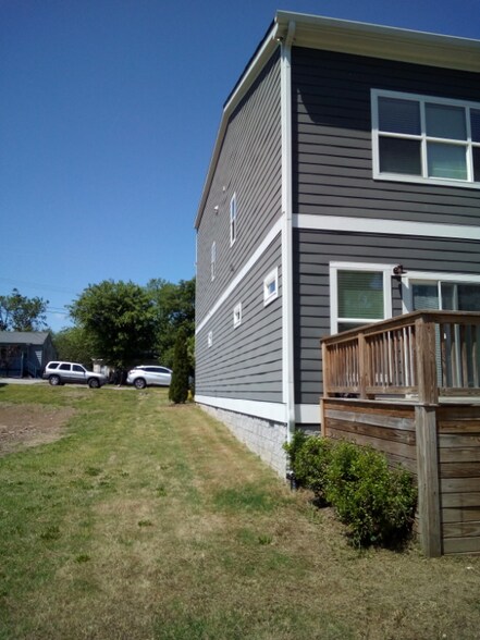 Building Photo - 804 Lena St