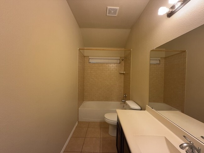 Building Photo - 2333 Cedarwood Dr