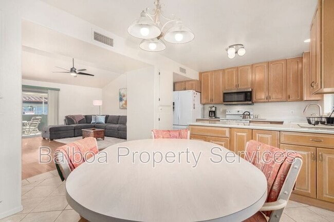 Building Photo - 220 N 22nd Pl