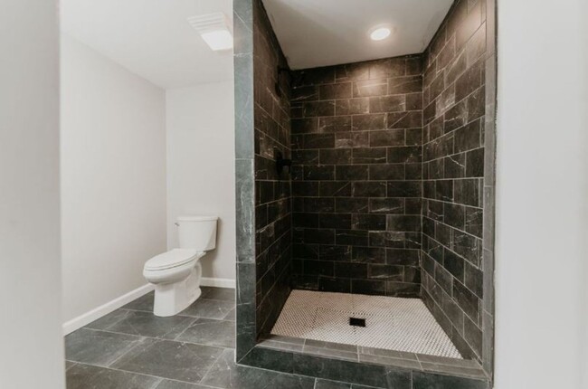 Building Photo - Beautiful Home!