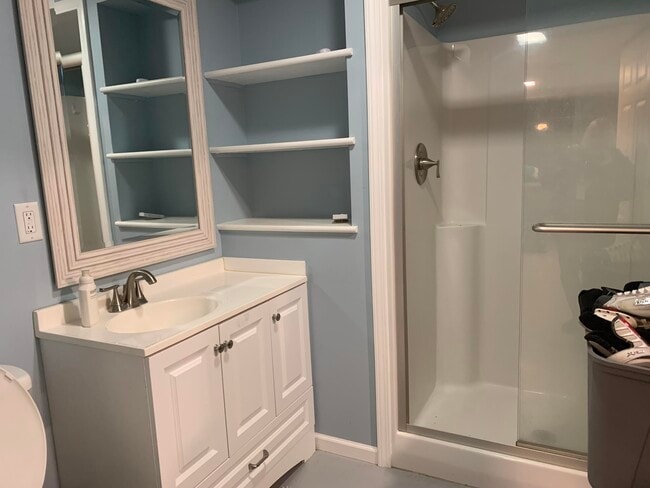 Building Photo - 401 Spring St