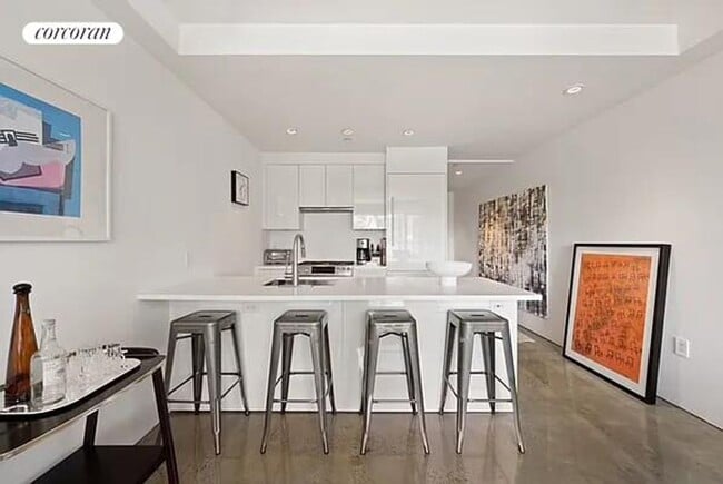 Building Photo - 255 Bowery
