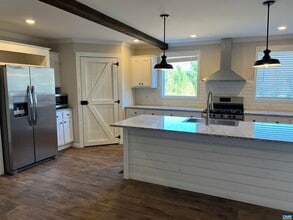 Building Photo - 3123 Scottsville Rd