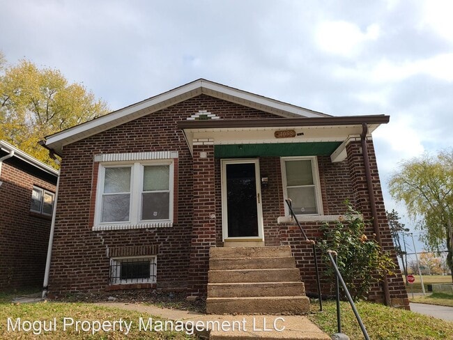 Building Photo - 2 br, 1 bath House - 4058 E Iowa Ave