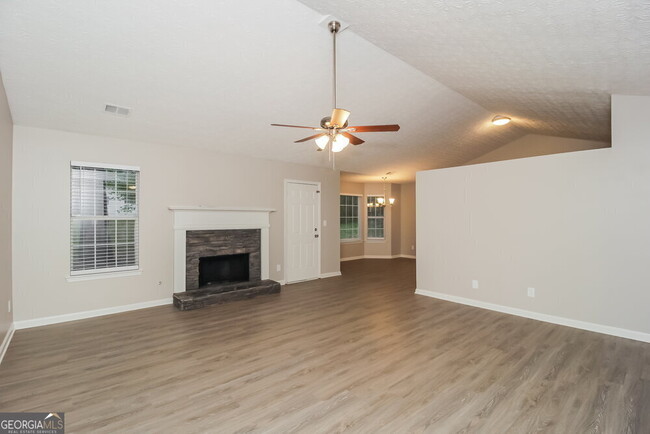 Building Photo - 5922 Farmbrook Ln