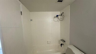 Building Photo - 484 NW 165th St